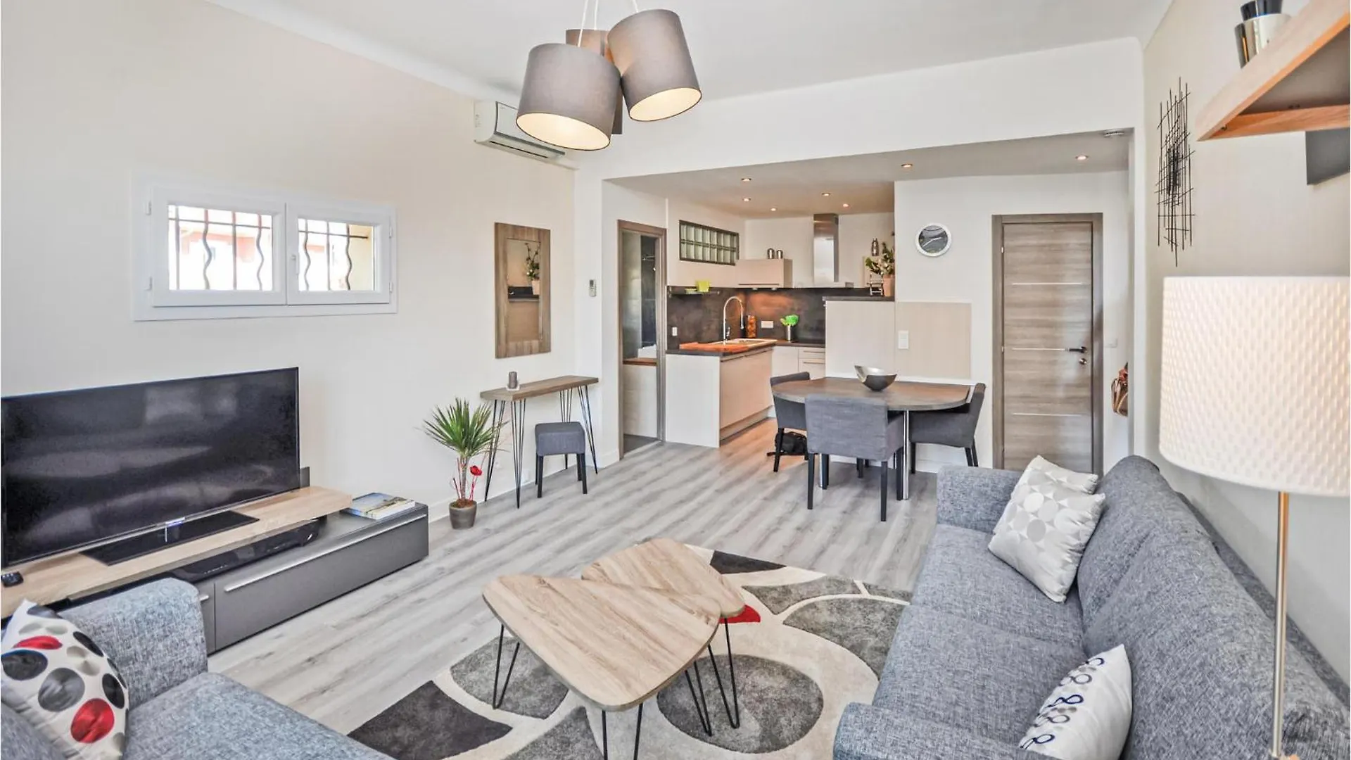 Lovely Apartment In Cannes With Kitchen