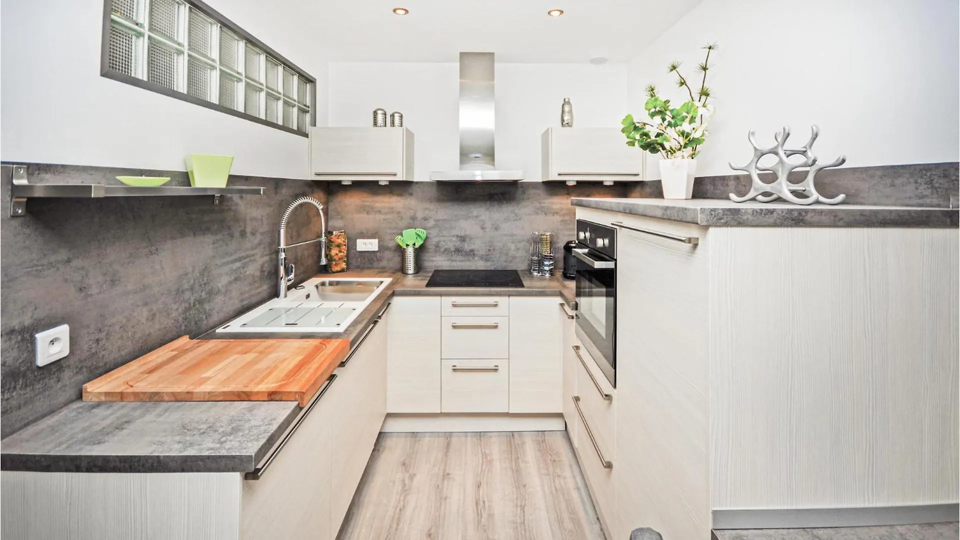 Lovely Apartment In Cannes With Kitchen 0*,