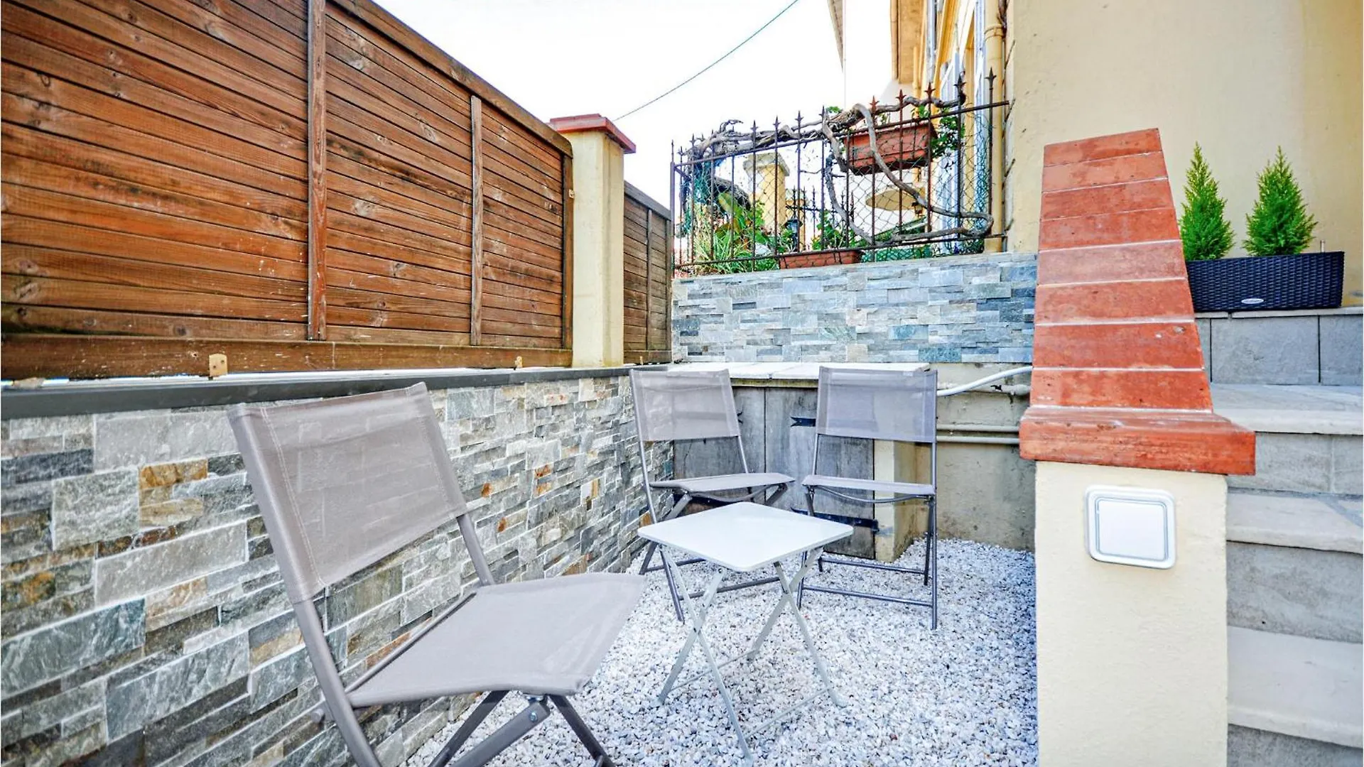Lovely Apartment In Cannes With Kitchen