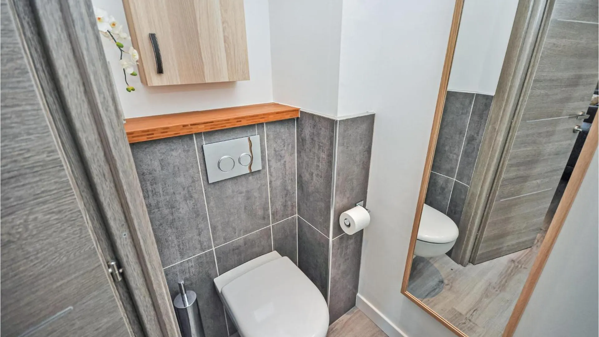 Lovely Apartment In Cannes With Kitchen 0*,  Francie